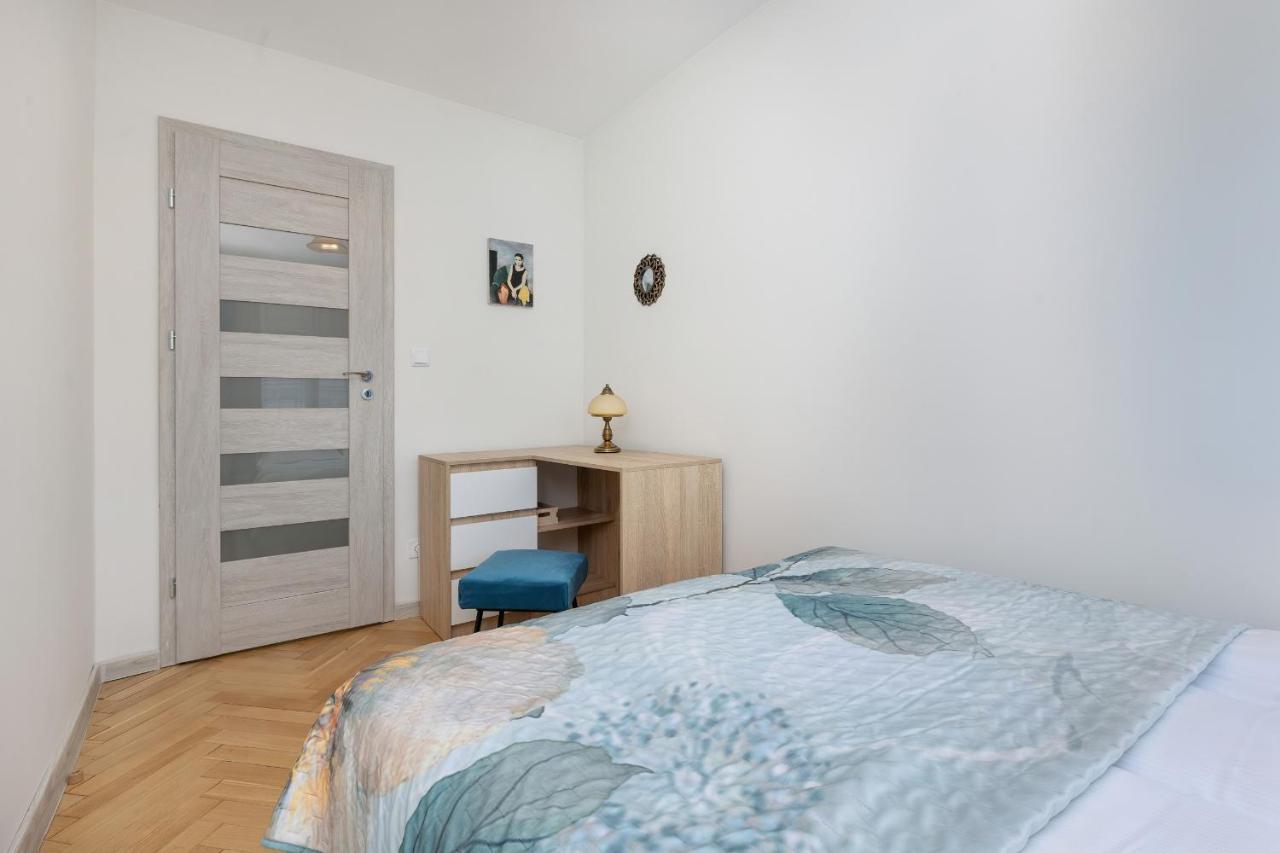 Cozy And Comfortable Wola Apartment By Noclegi Renters Varšava Exteriér fotografie